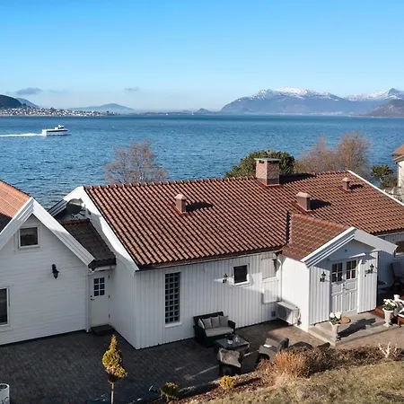 Aalesund Oceanview Олесунн