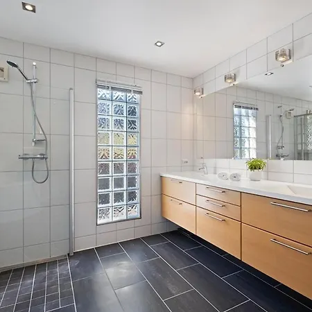 Aalesund Oceanview Holiday home