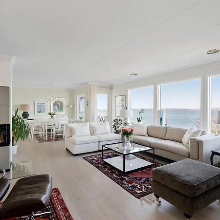 Aalesund Oceanview Holiday home
